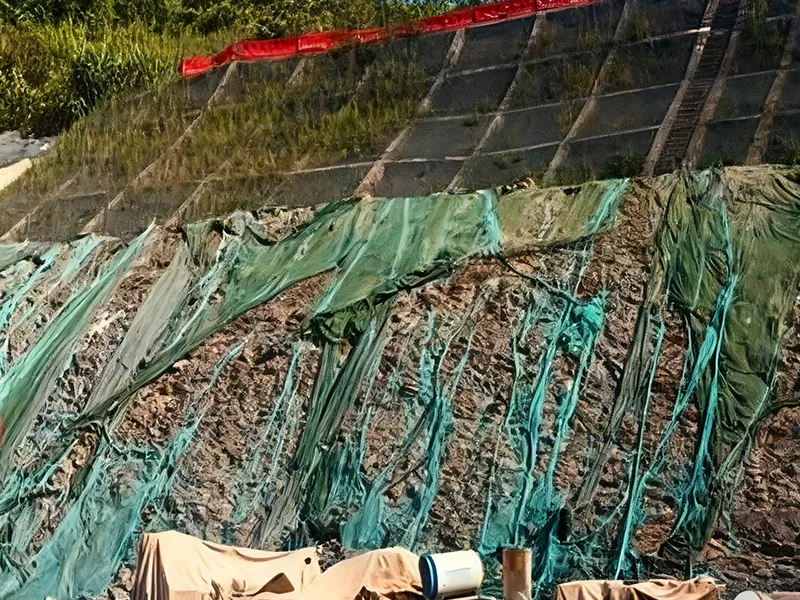 Para Reforço de Rocha em Talude Instável